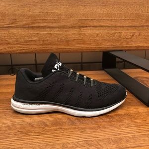 APL Techloom Pro Size 8.5 Black with Hickies